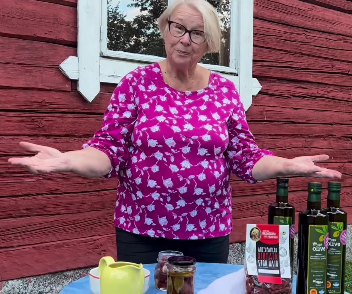 Aurinkokuivatut tomaatit purkissa