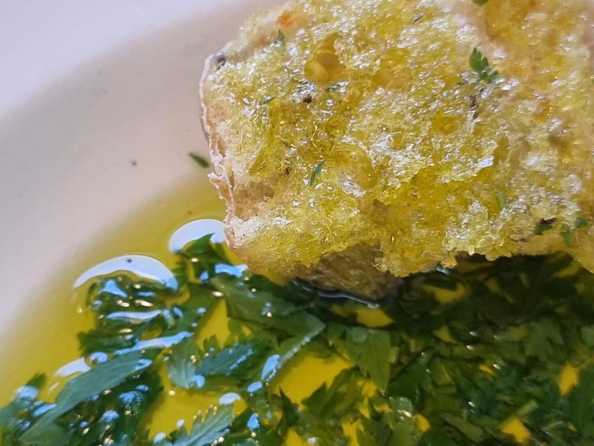 Dippaa oliiviöljyyn