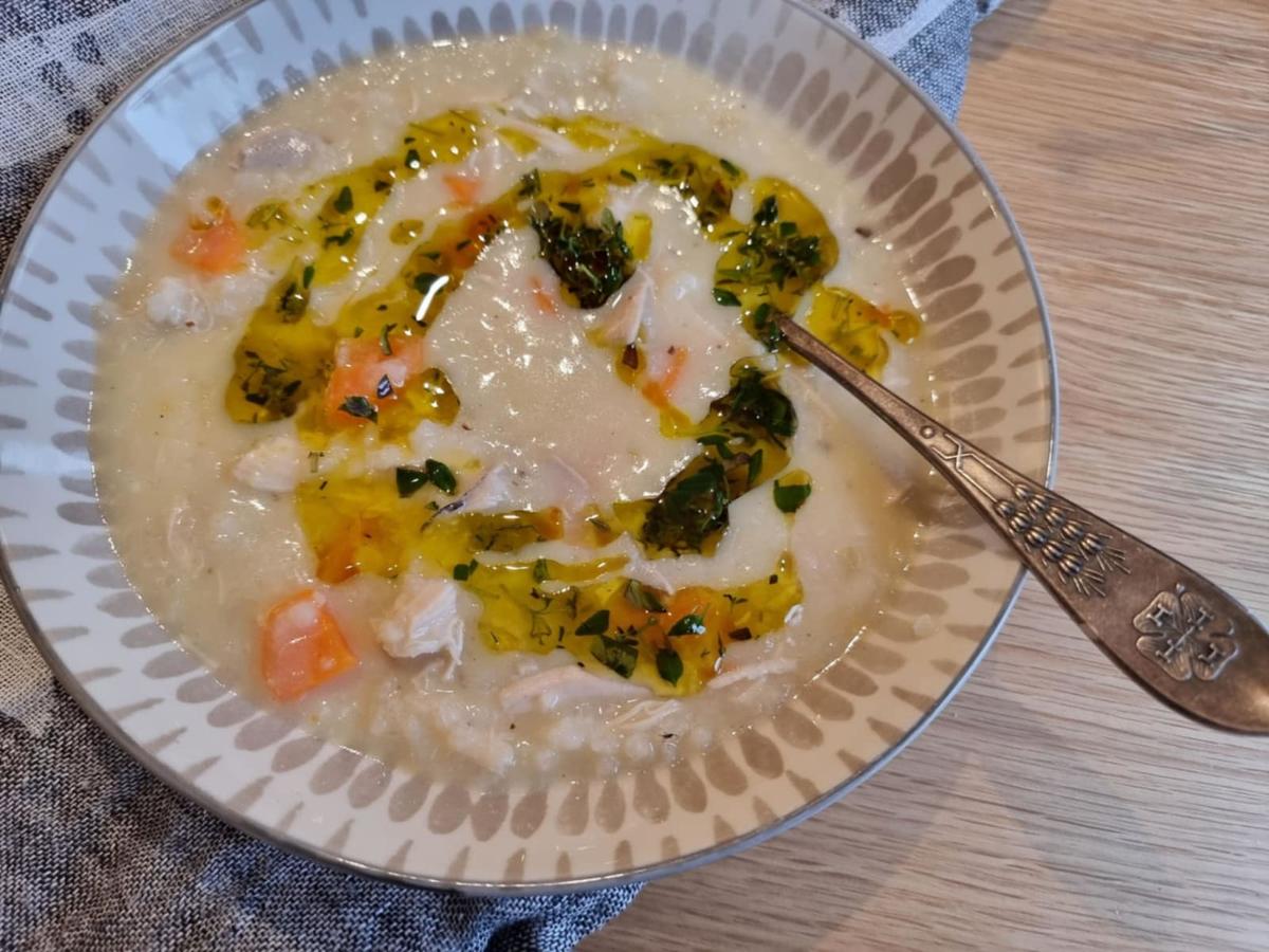 Kreikkalainen sitruunainen kanakeitto (Avgolémono)