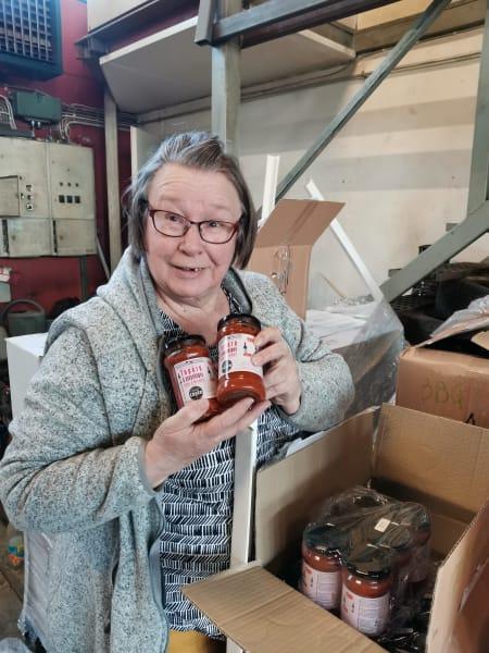 Pienviljelijöiden tuore oliiviöljy saadaan varhain korjatusta sadosta (Early Harvest)