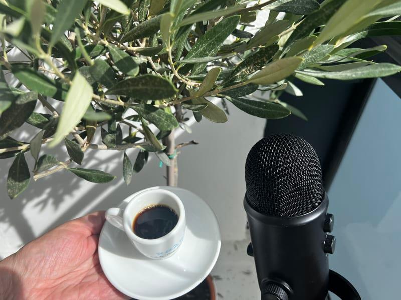 Pienviljelijöiden tuore oliiviöljy saadaan varhain korjatusta sadosta (Early Harvest)