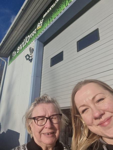 Pienviljelijöiden tuore oliiviöljy saadaan varhain korjatusta sadosta (Early Harvest)