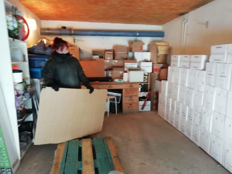 Pienviljelijöiden tuore oliiviöljy saadaan varhain korjatusta sadosta (Early Harvest)